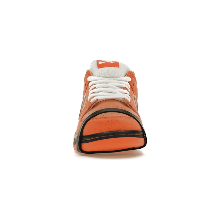 Nike SB Dunk Low Concepts Orange Lobster, vue de face