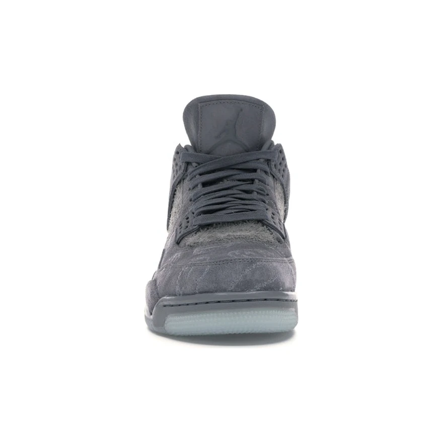 Air Jordan 4 KAWS, vue de face