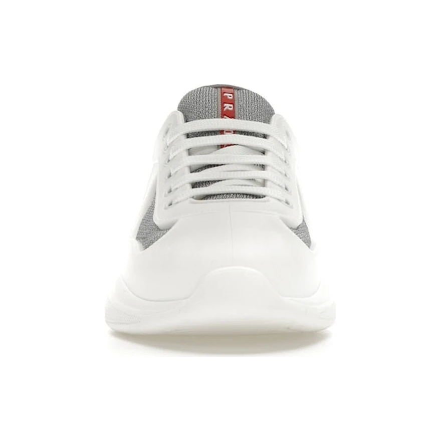 Prada America's Cup Blanche, vue de face