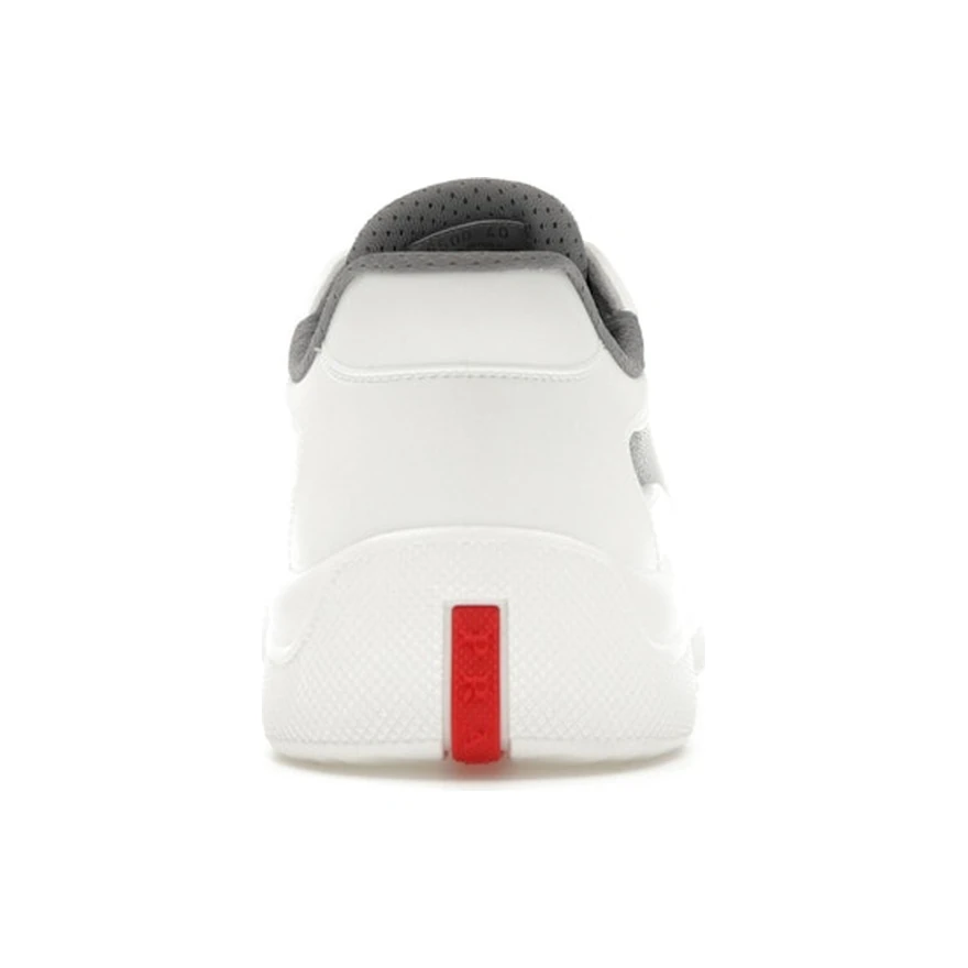 Prada America's Cup Blanche, vue arrière