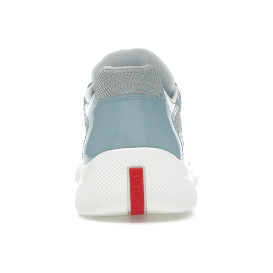 Prada America's Cup Celeste, vue arrière