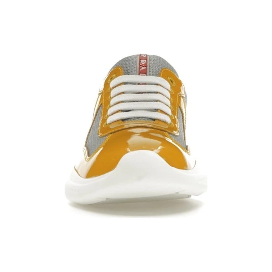 Prada America's Cup Gold, vue de face